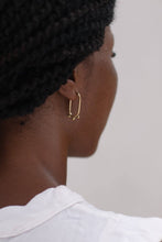 Load image into Gallery viewer, Suzya Earrings
