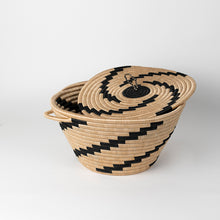 Load image into Gallery viewer, Woven Pot with Lid – Large