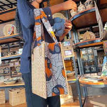 Load image into Gallery viewer, Banana Panel Pop-Up Tote in Neutral
