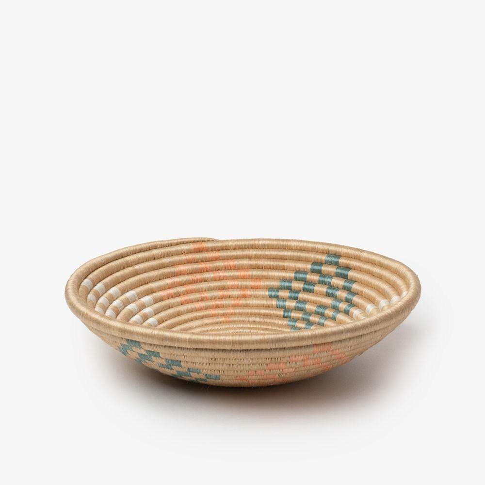 Unique hand woven basket made in Rwanda with black diamond pattern. This is apart of the Akaneri basket design.